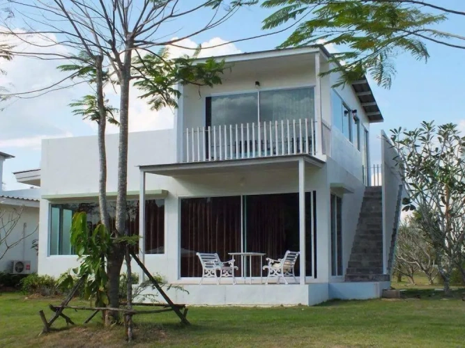 4 Bedrooms Villa with balcony