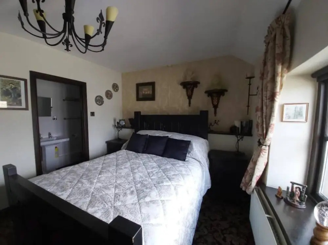 2 Bed Flat - Sleeps 3 - Parking - Wifi