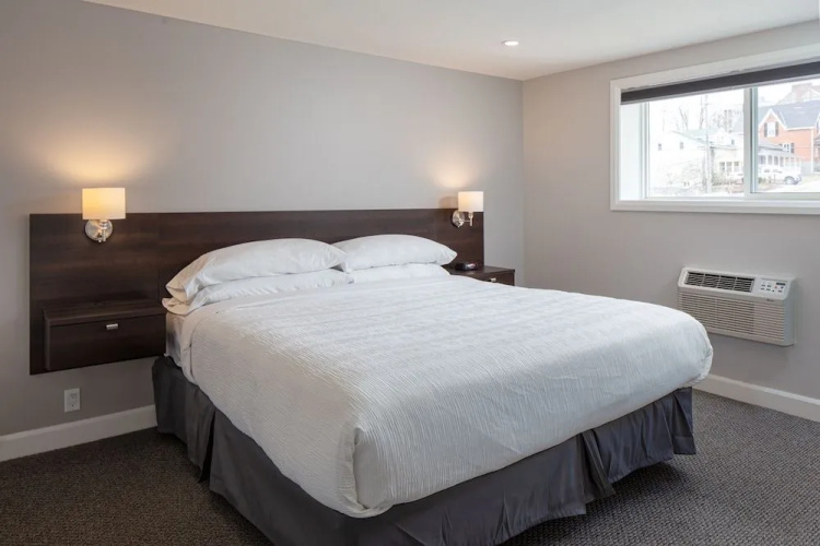 Picton Harbour Inn