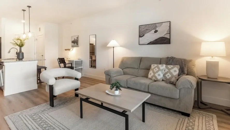 2 Bedrooms Apartment