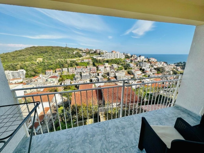 Apartment with sea view