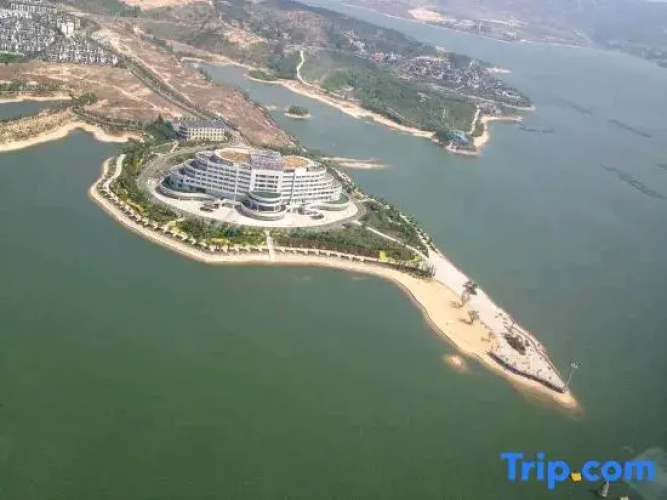 Xueyehu Holiday Hotel