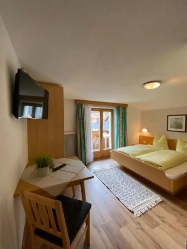 Aparts Handle und Haus Bergblick