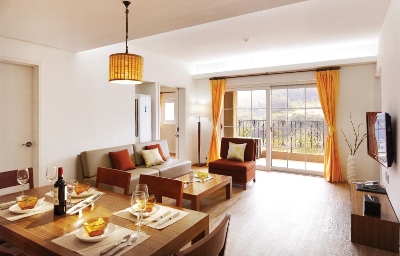 2 Bedrooms Sextuple Suite