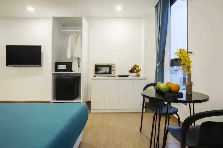 Lyn's Hotel & Apartment