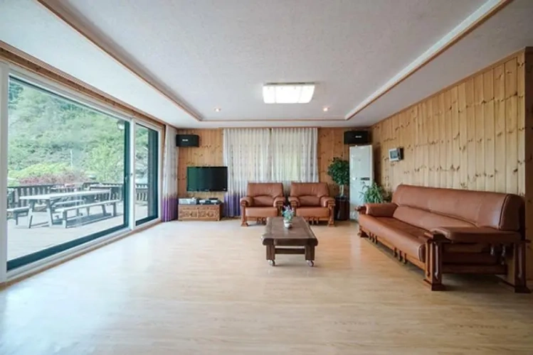 Grand room