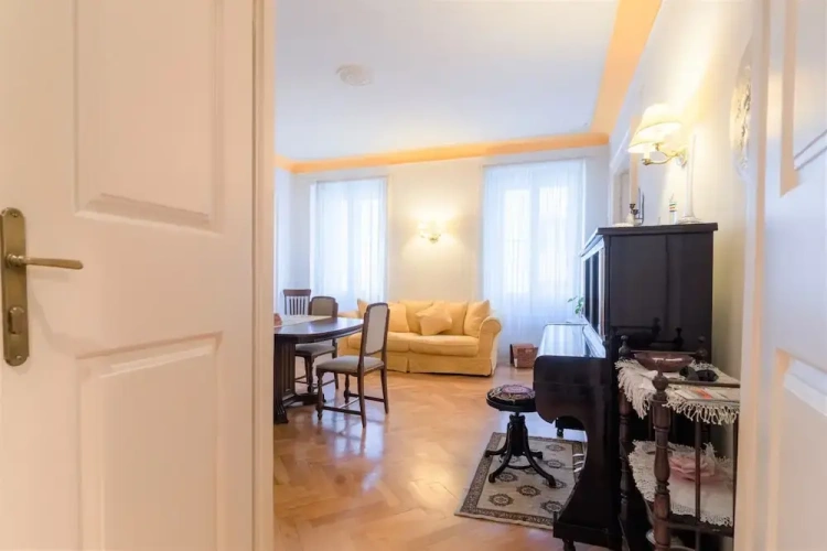 3 Bedrooms Apartment