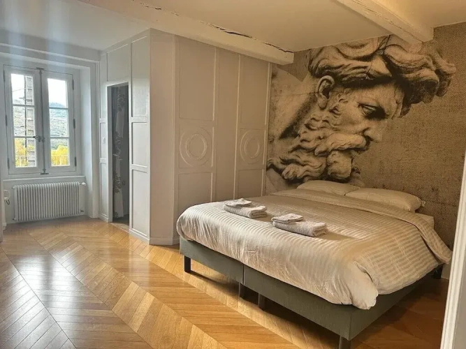 Royal room
