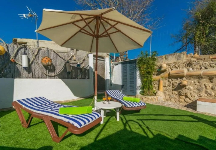 2 Bedrooms Villa