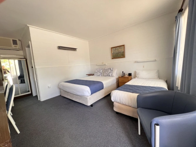 Deluxe Triple room with garden view