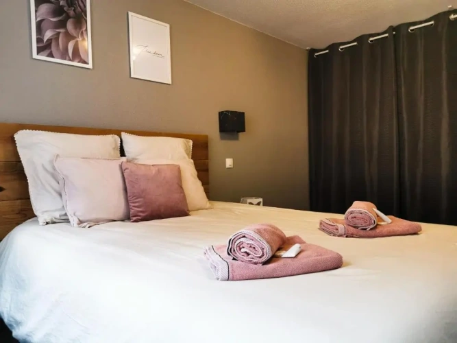 2 Bedrooms Apartment