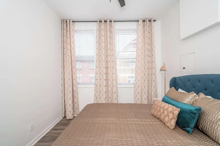Covington Charm 202