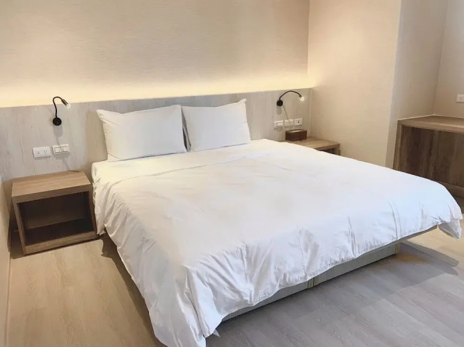 Good Hotel
