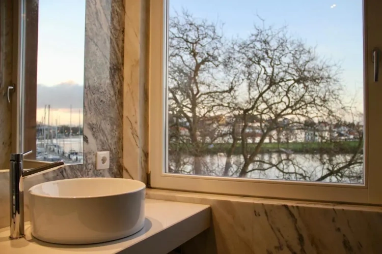 Suite with river view