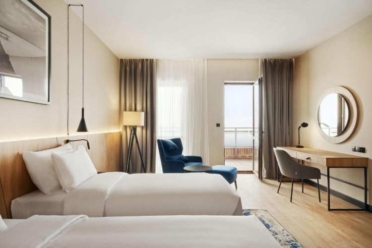 Premium room with lake view