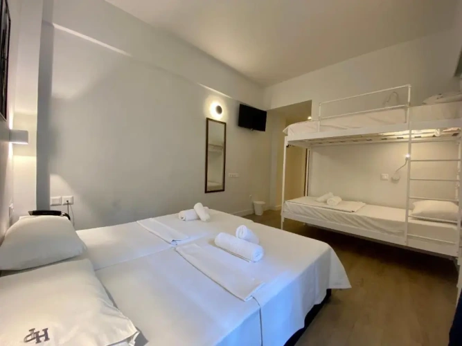 Standard Quadruple room
