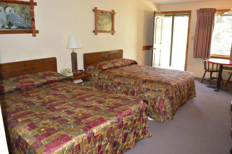 Rimrock Lodge
