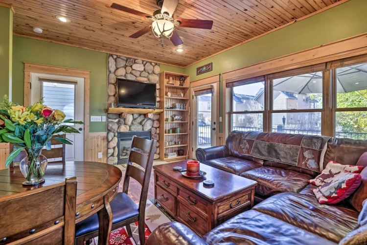 3 Bedrooms Cottage with balcony