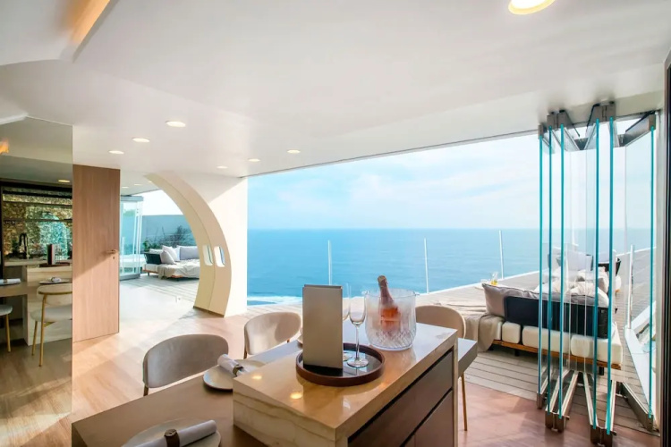 Private Jet Villa