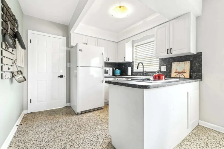 Sunny Side Up A Charming Retreat!