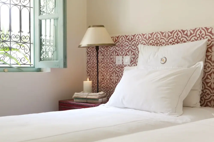 Classic Twin room with courtyard view