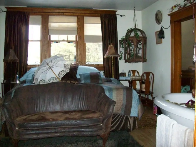 2 Bedrooms Suite