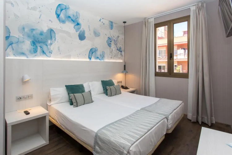 Hostal Operaramblas