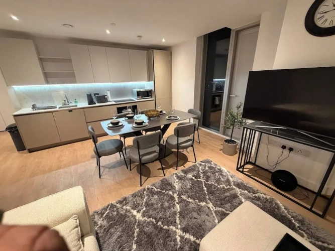 2 Bedrooms Apartment