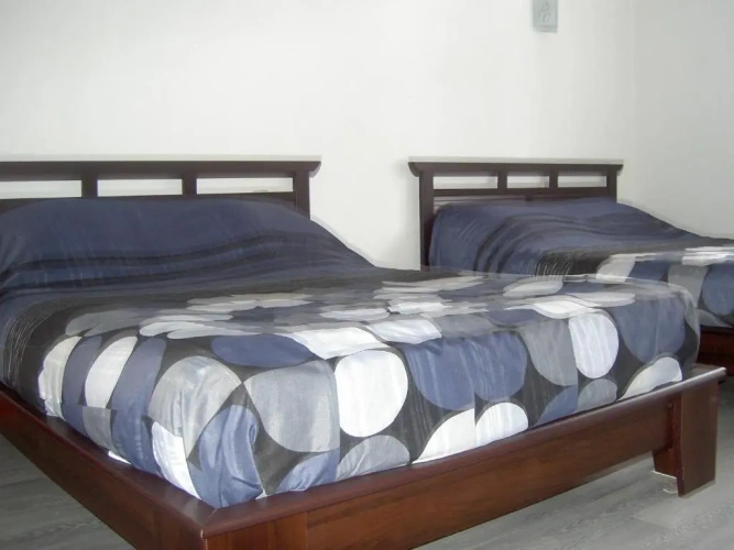 Standard Sextuple Family room