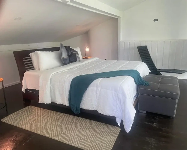 Deluxe Suite with partial ocean view