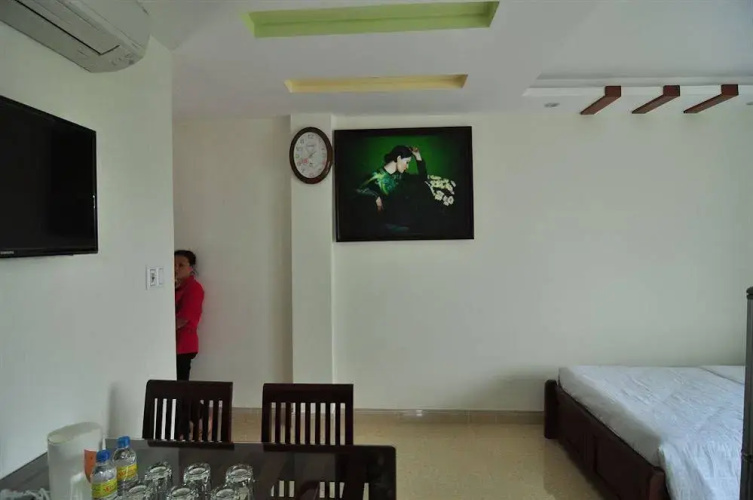 Red Rose Mallow Hotel
