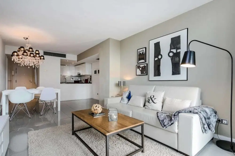 Stylish 2bed/2bath With Swimming Pool