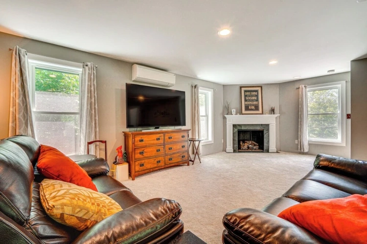 3 Bedrooms Cottage with balcony