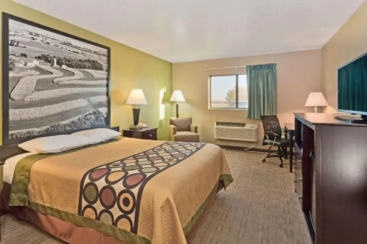 Super 8 By Wyndham Rochelle