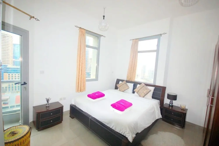 2 Bedrooms Apartment