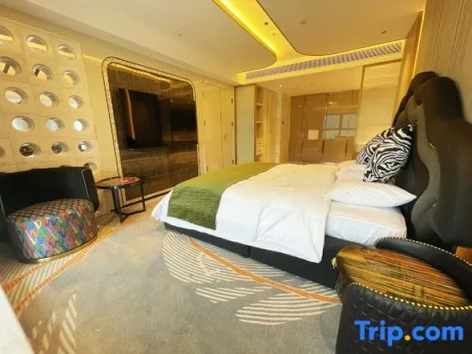 Luxury Suite