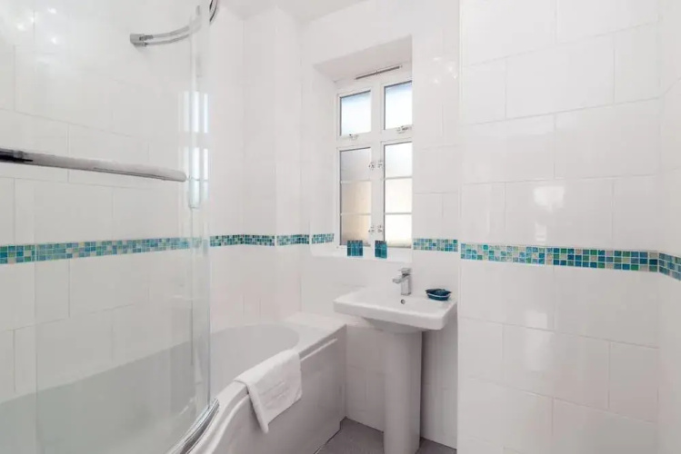 Cute 2BR Home Near Tower Bridge, 4 Guests
