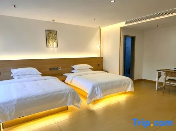 Standard Twin room with river view