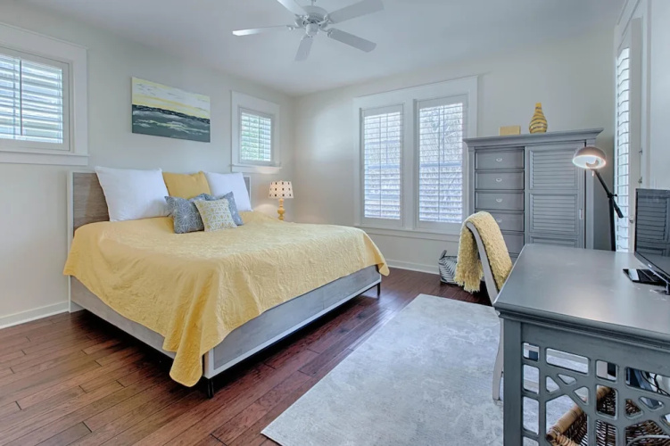 1383 Laurel Grove