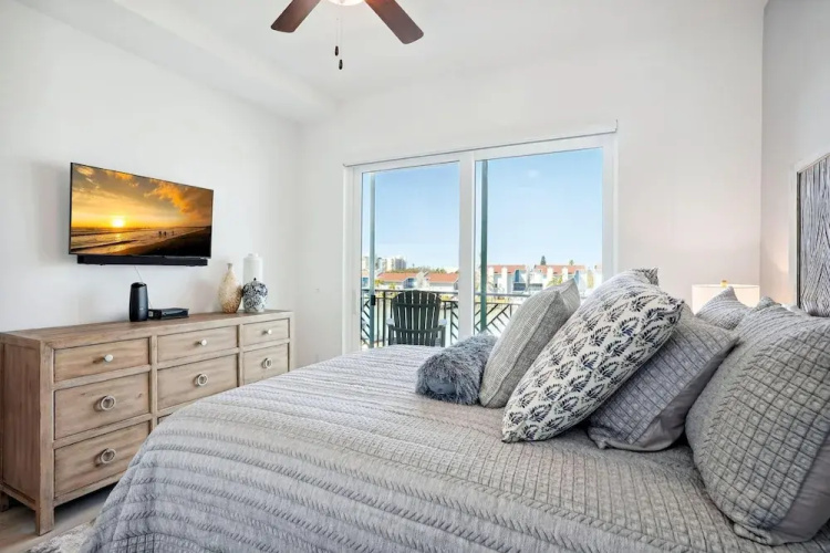 The Harbor Condo 305 Premier