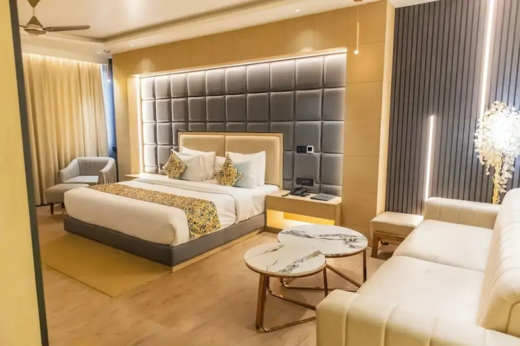 1 Bedroom Junior Suite with city view