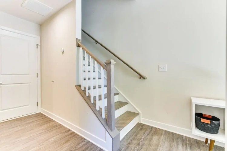 3 Bedrooms Apartment with balcony