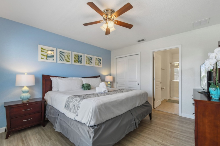 6 BR Home Windsor Hills Sleeps 12 - DVM 1952