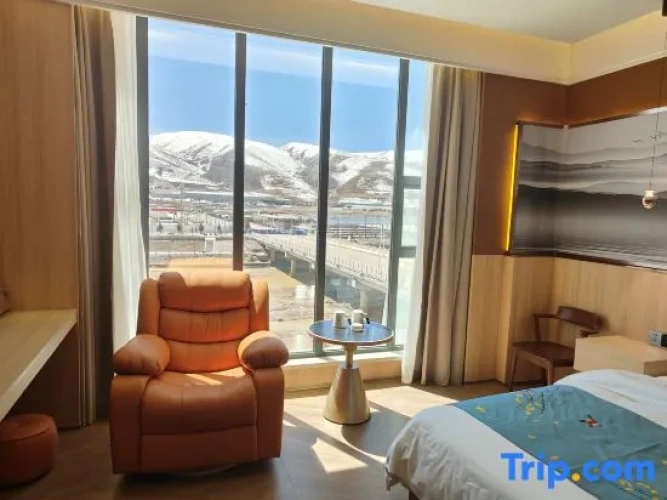 Standard Twin room with canal view