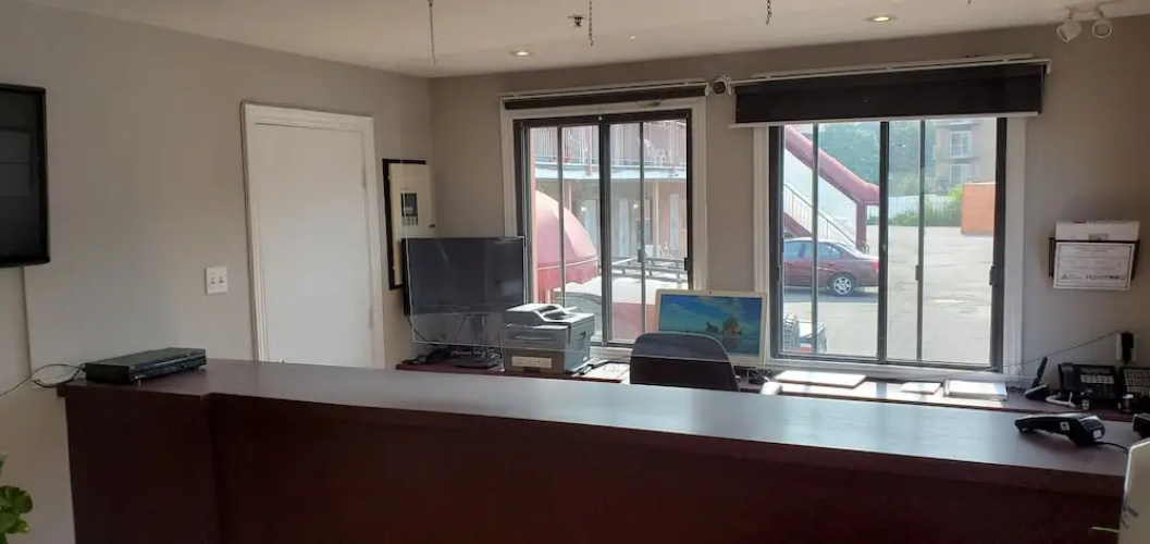 Falcon Motel Brossard