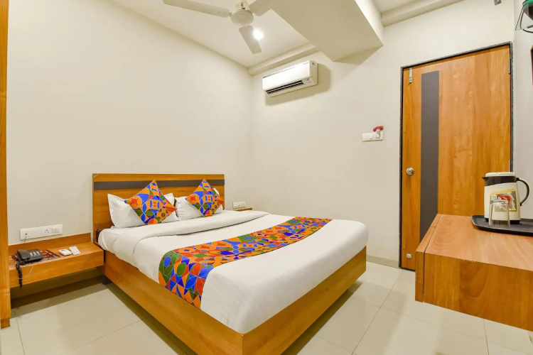 Flagship 76949 Hotel Happinex