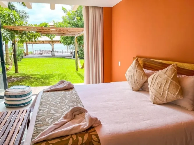 1 Bedroom Deluxe Double room with balcony and beachfront