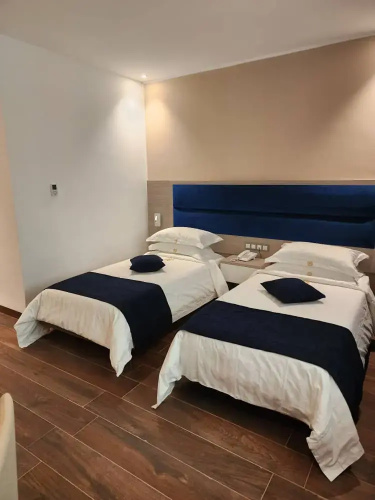 Al Bayt Hotel