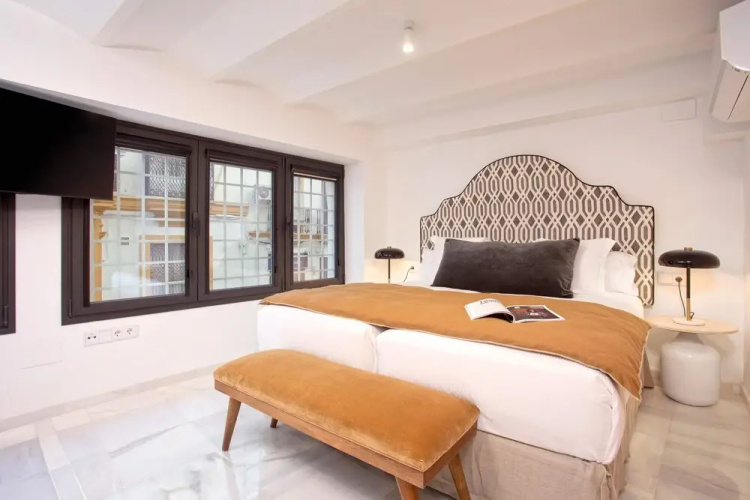 Cozy 2BD Duplex in Seville Center Gran Poder