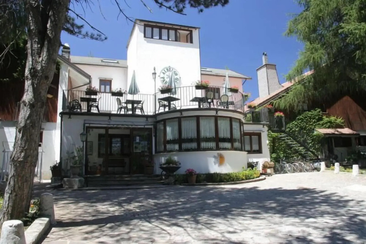 LH Hotel Paradiso